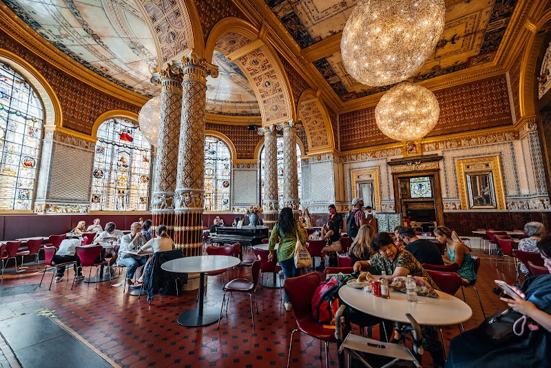 First Museum Cafe in London, United Kingdom | TravelBubu