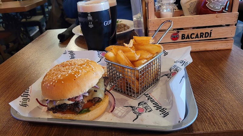 Highlander Inverness Highlander Bar, Inverness, Scotland: Bar Review